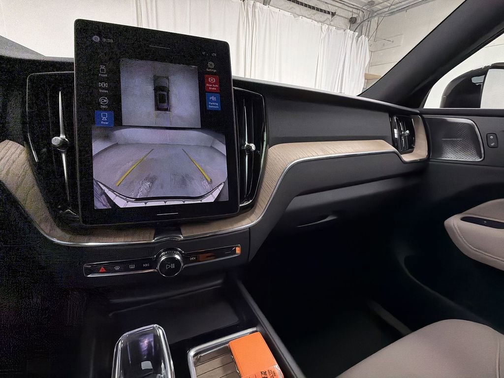 New 2026 Volvo XC60 B5 Plus w/ Protection Package Premier image 20