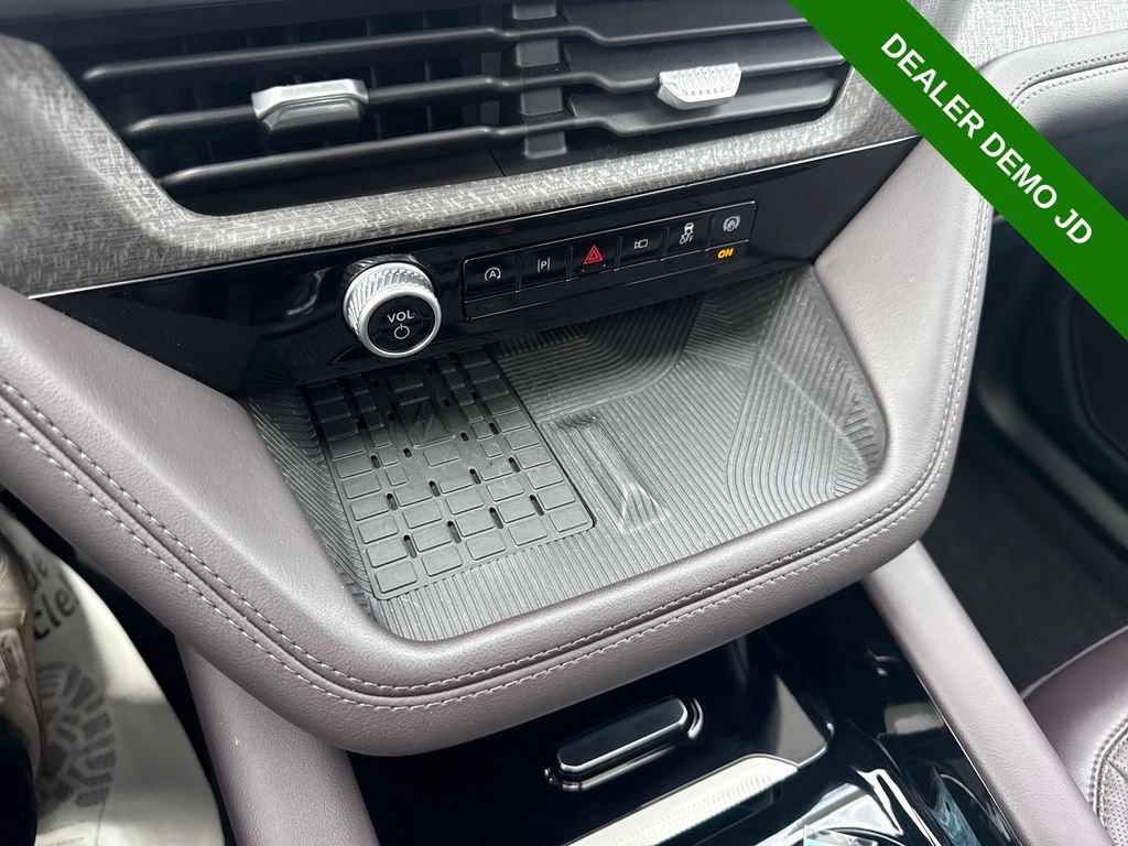 Used 2025 Ford Explorer Platinum AWD/4WD image 34