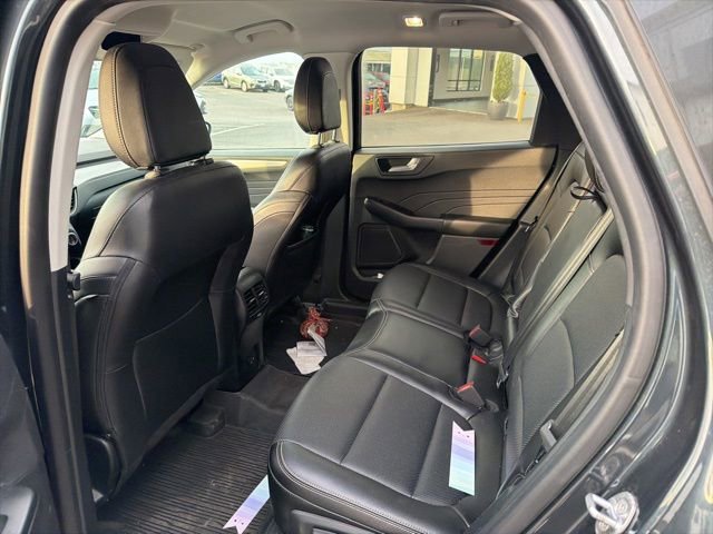 Used 2022 Ford Escape SEL w/ Class II Trailer Tow Package image 5