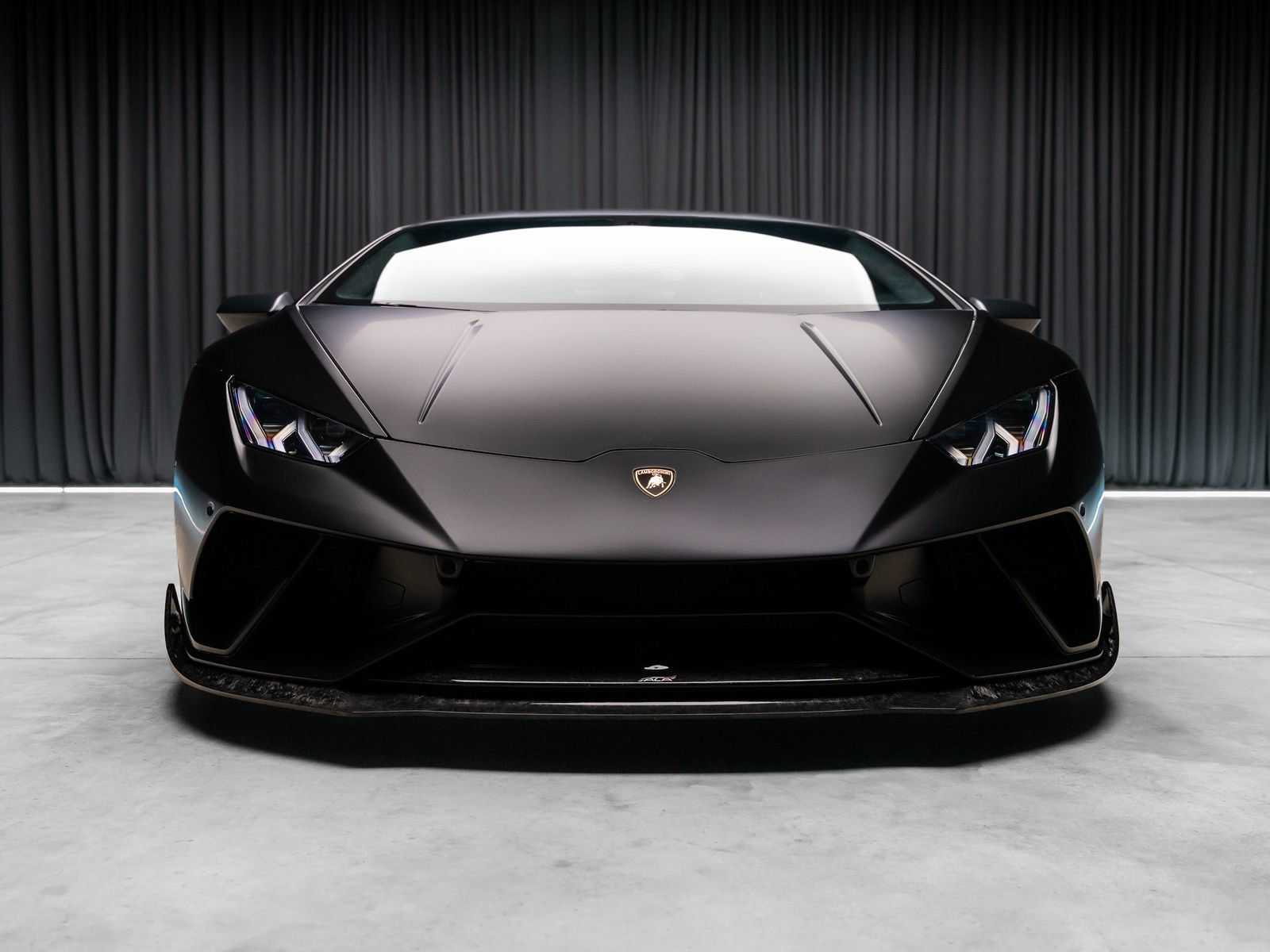 Used 2018 Lamborghini Huracan Performante AWD/4WD image 23
