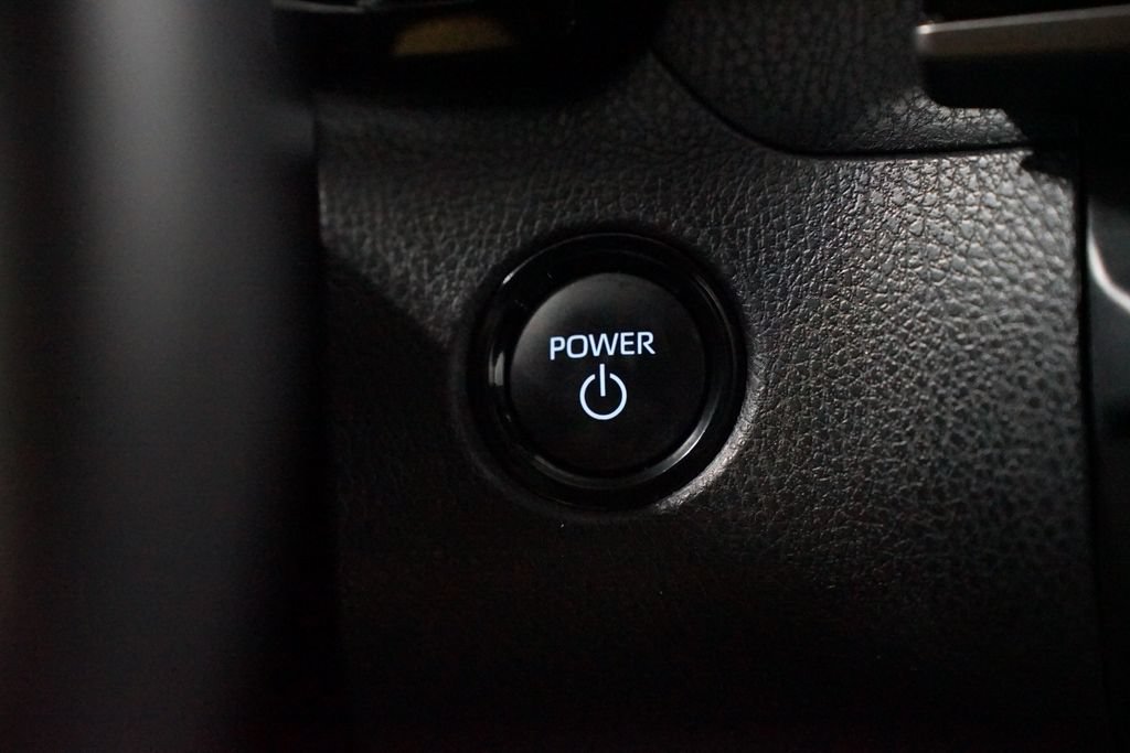 Used 2025 Toyota Camry SE FWD image 24