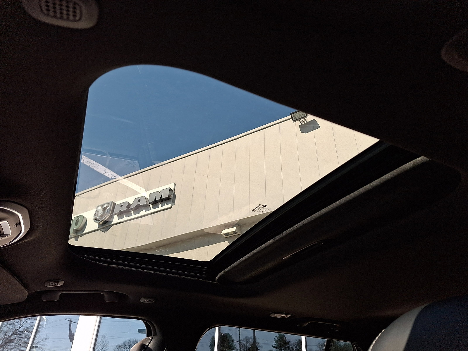 New 2026 Jeep Grand Cherokee Altitude AWD/4WD image 11