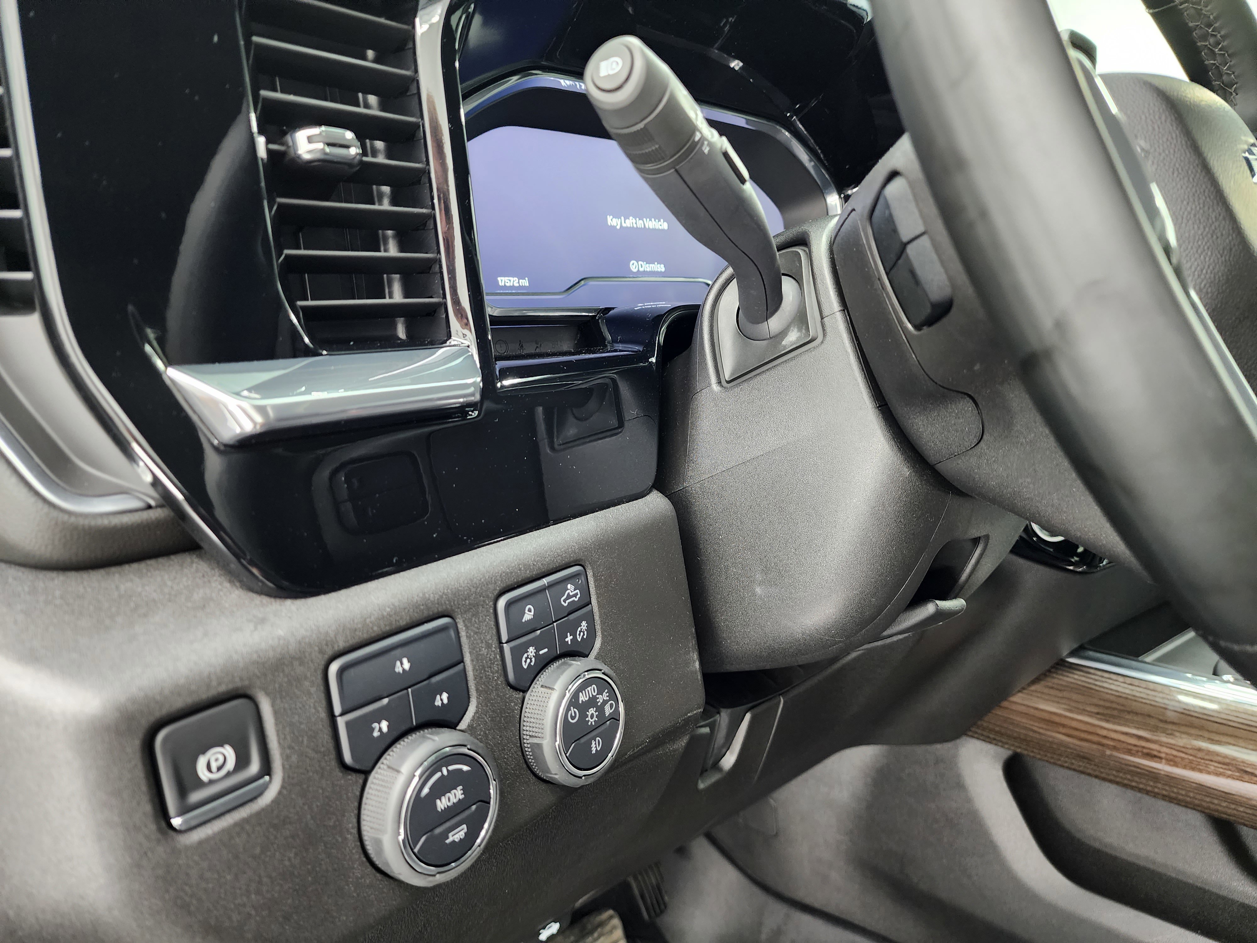 Used 2025 Chevrolet Silverado 2500 LT w/ Trail Boss Package AWD/4WD image 46