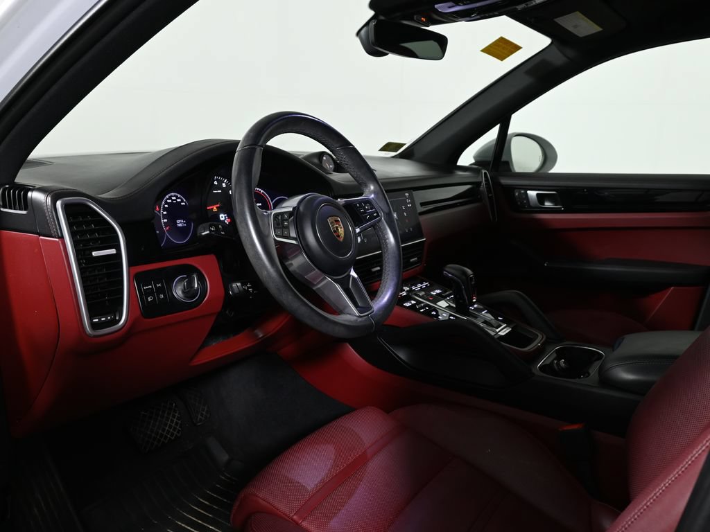 Used 2023 Porsche Cayenne AWD/4WD image 4