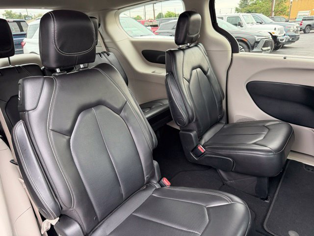 Used 2020 Chrysler Voyager Lxi FWD image 14