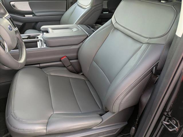 New 2026 Ford Expedition Active RWD image 4