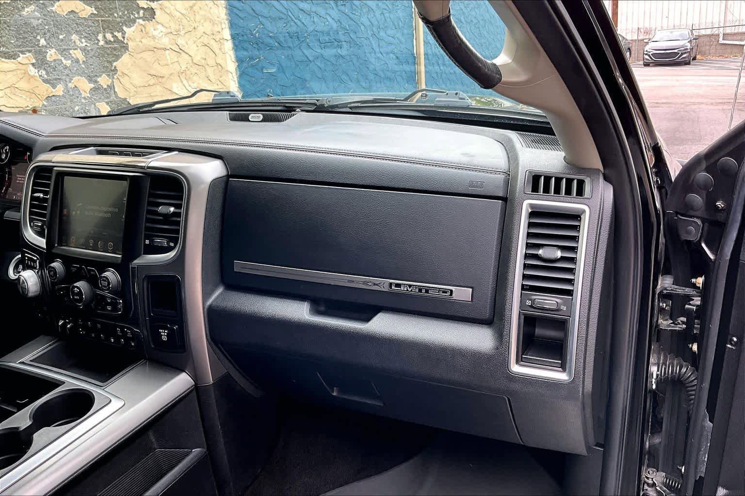 Used 2015 RAM 1500 Limited AWD/4WD image 18