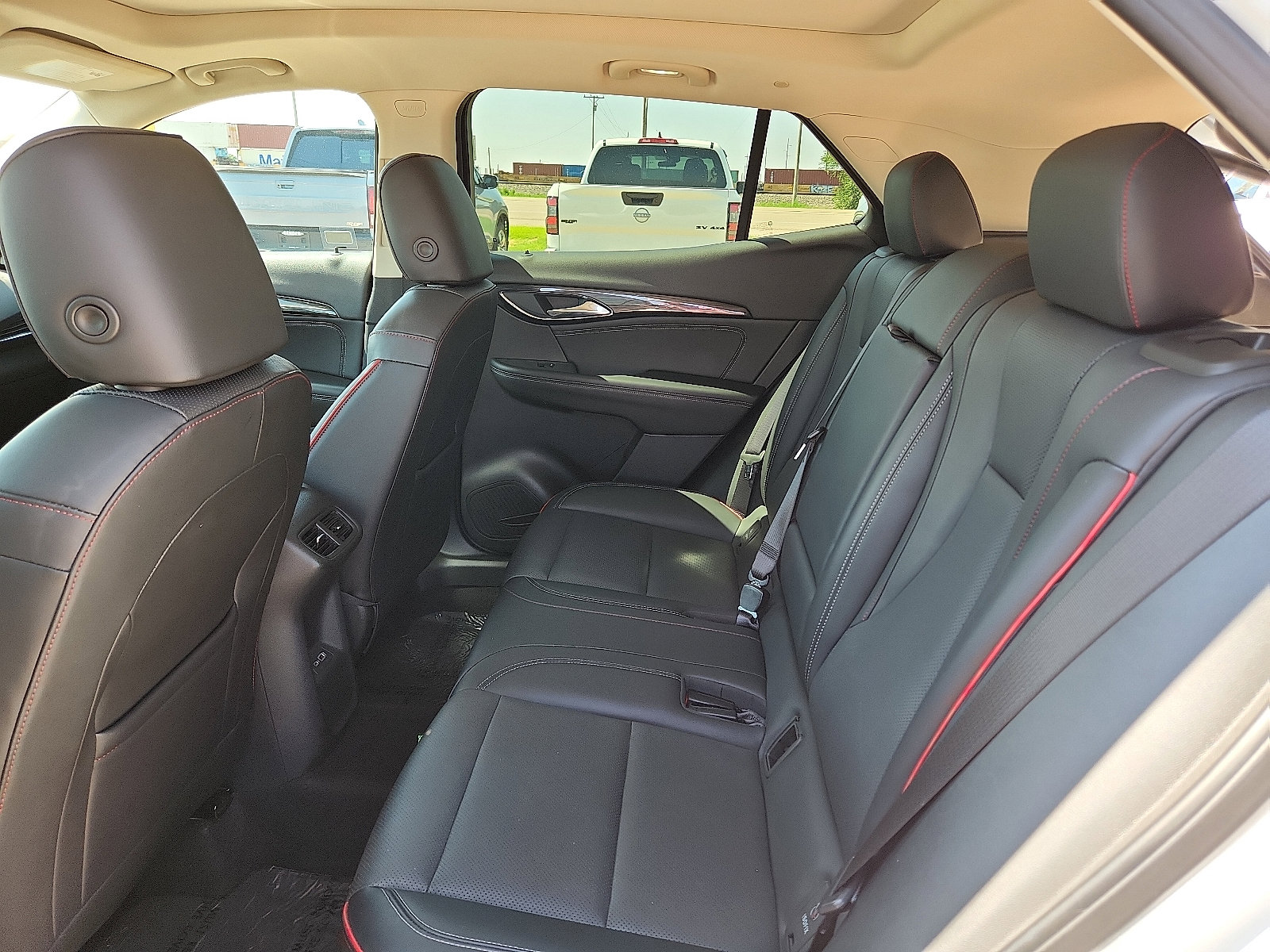 Used 2023 Buick Envision Essence w/ Sport Touring Package FWD image 9
