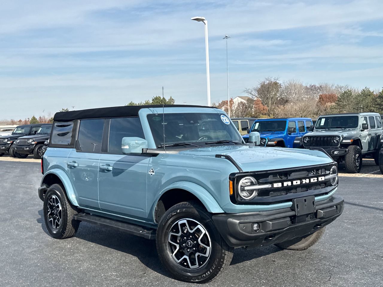 Used 2023 Ford Bronco Outer Banks image 9