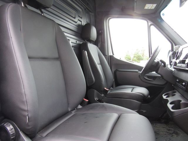 Used 2025 Mercedes-Benz Sprinter 2500 image 16