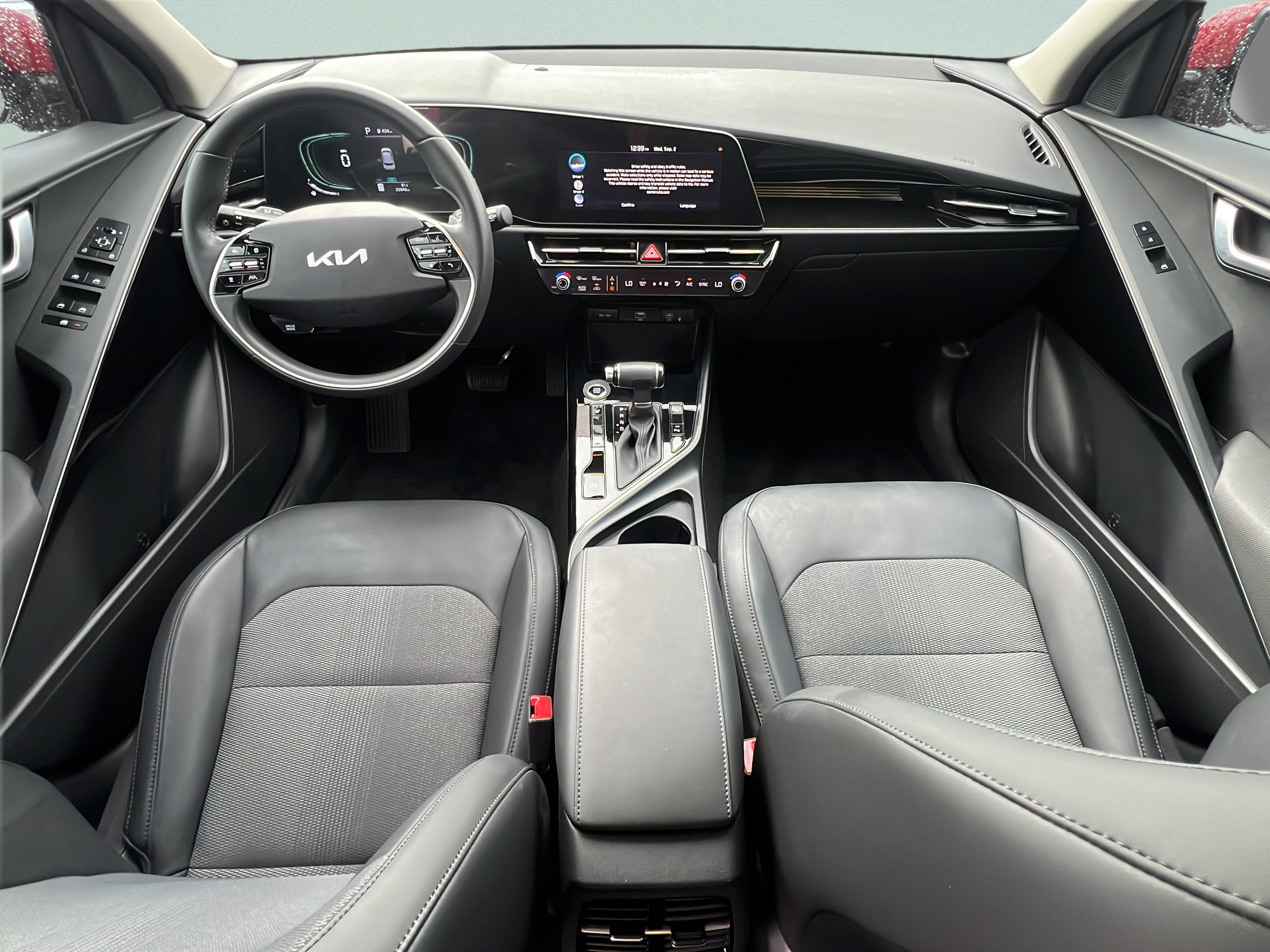 Certified 2024 Kia Niro EX FWD image 14