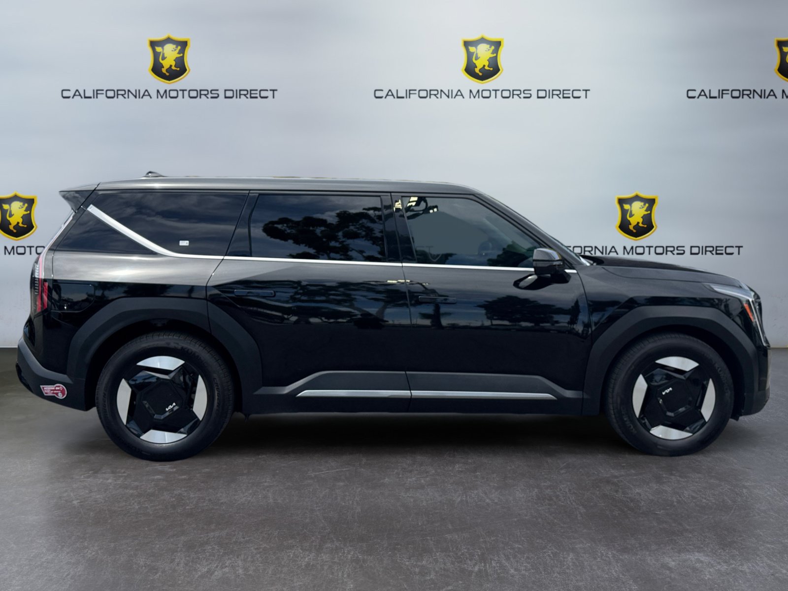 Used 2024 Kia EV9 Light Long Range RWD image 6