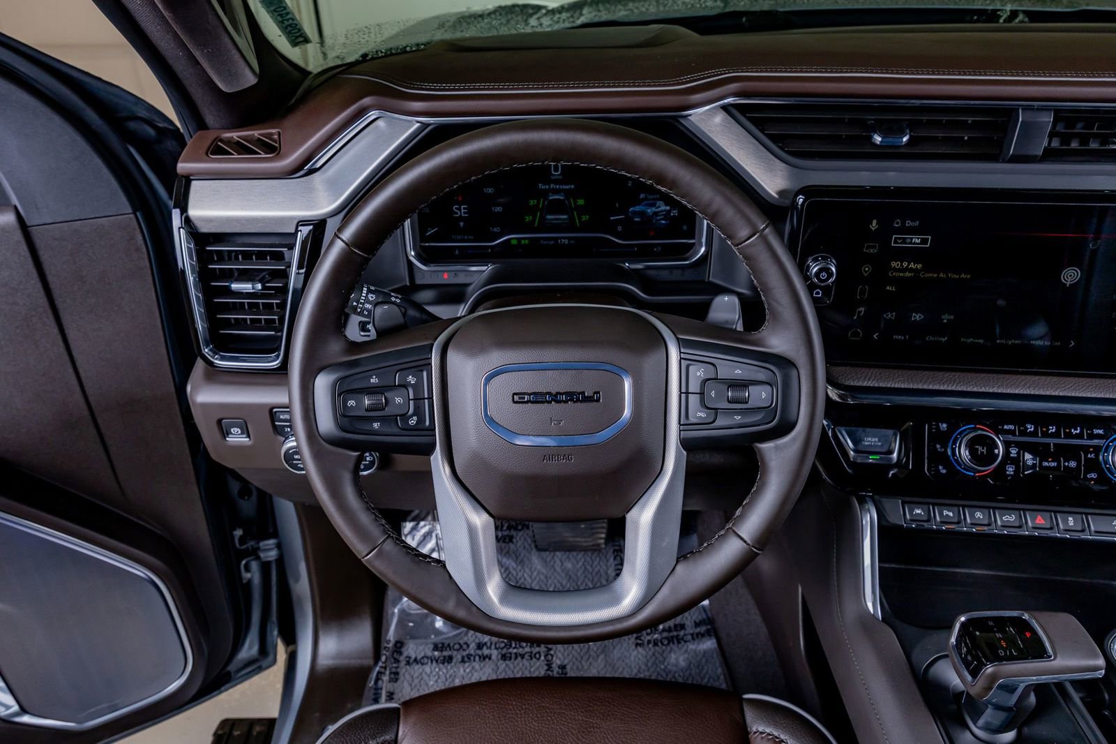 Used 2025 GMC Sierra 1500 Denali w/ Denali Reserve Package AWD/4WD image 19