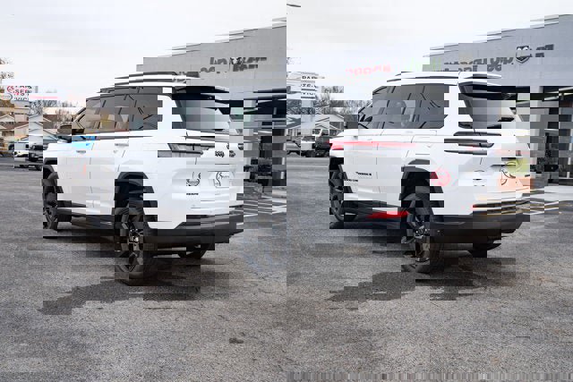 New 2025 Jeep Grand Cherokee L Limited w/ Luxury Tech Group II image 3