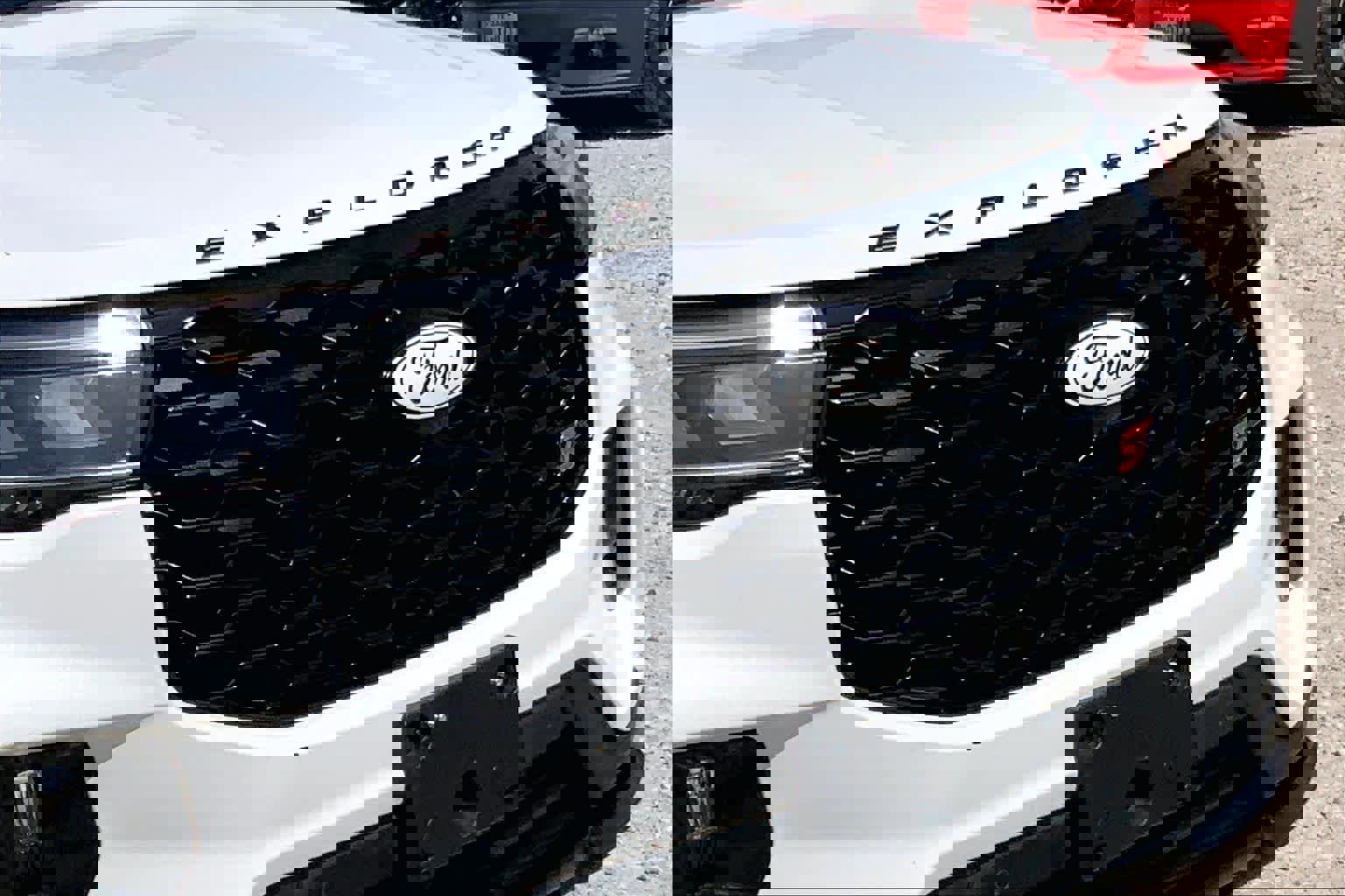 Used 2025 Ford Explorer ST image 27