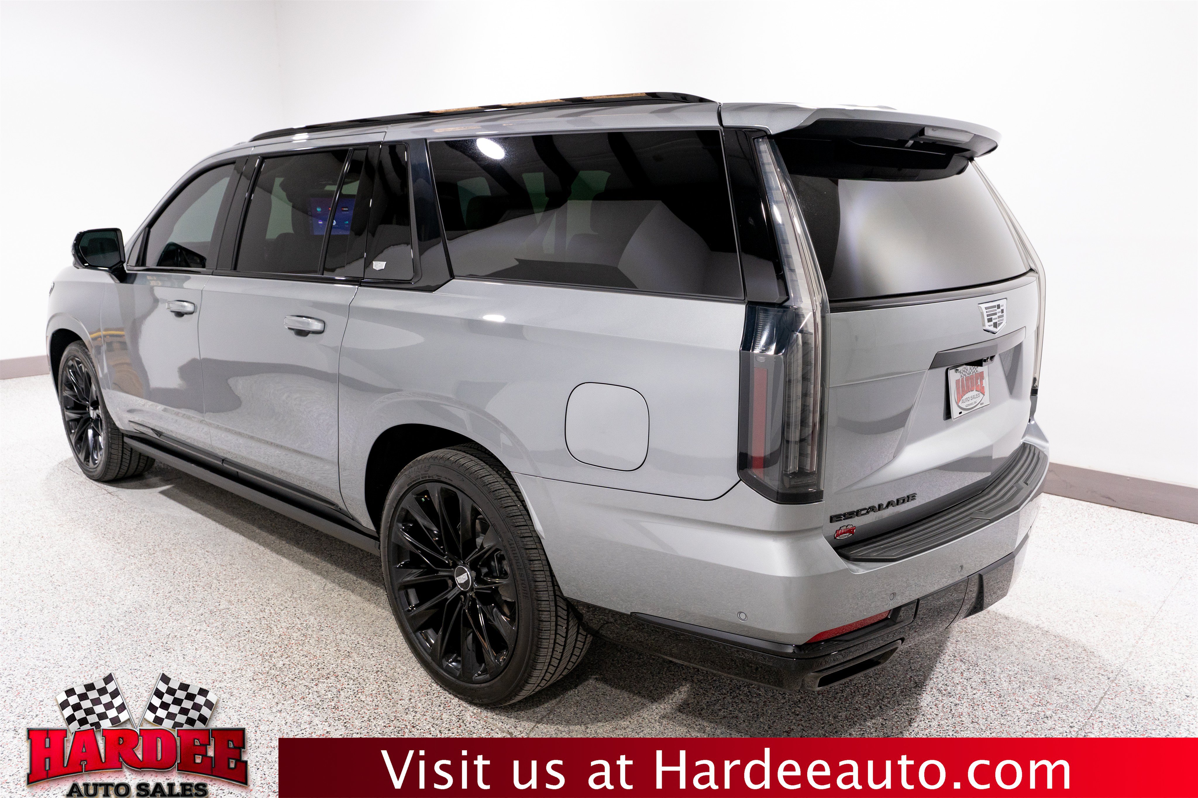 Used 2026 Cadillac Escalade ESV Platinum Sport w/ LPO, ONYX Package AWD/4WD image 3
