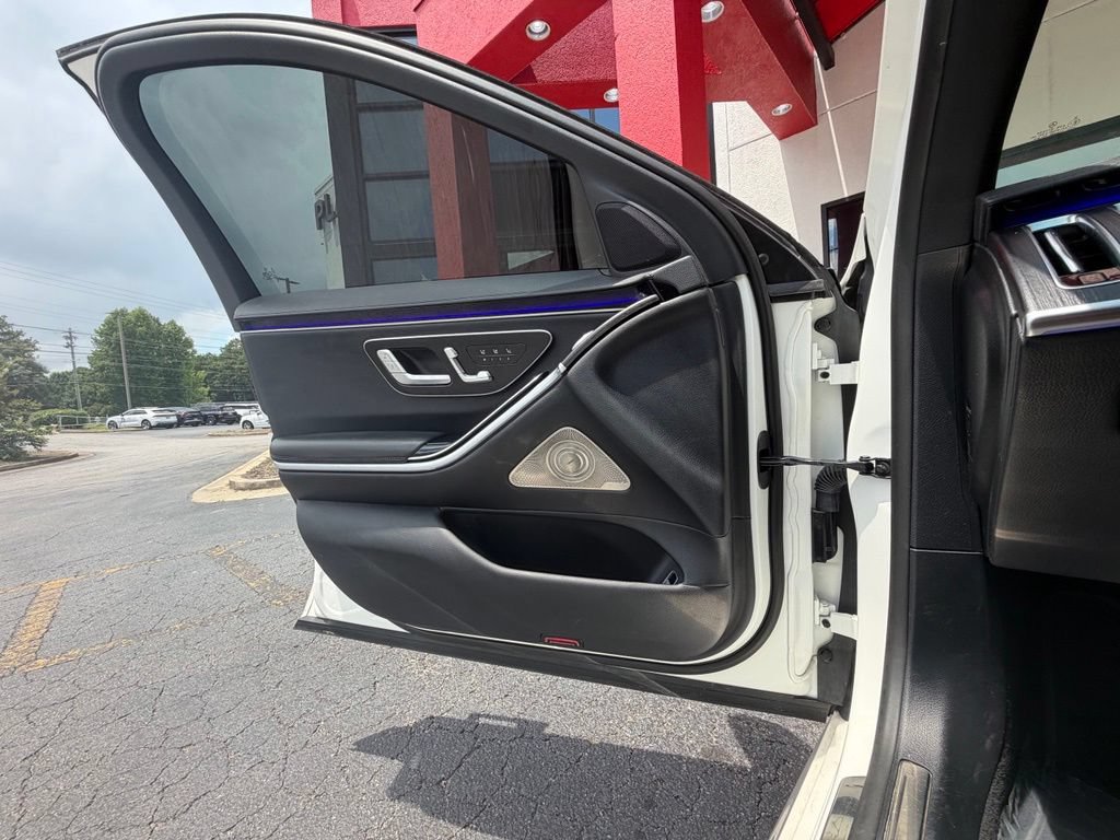 Used 2022 Mercedes-Benz S 500 4MATIC w/ AMG Line Package image 13