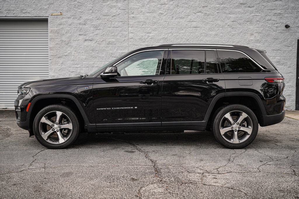 Used 2023 Jeep Grand Cherokee 4WD 4xe w/ Luxury Tech Group II image 10