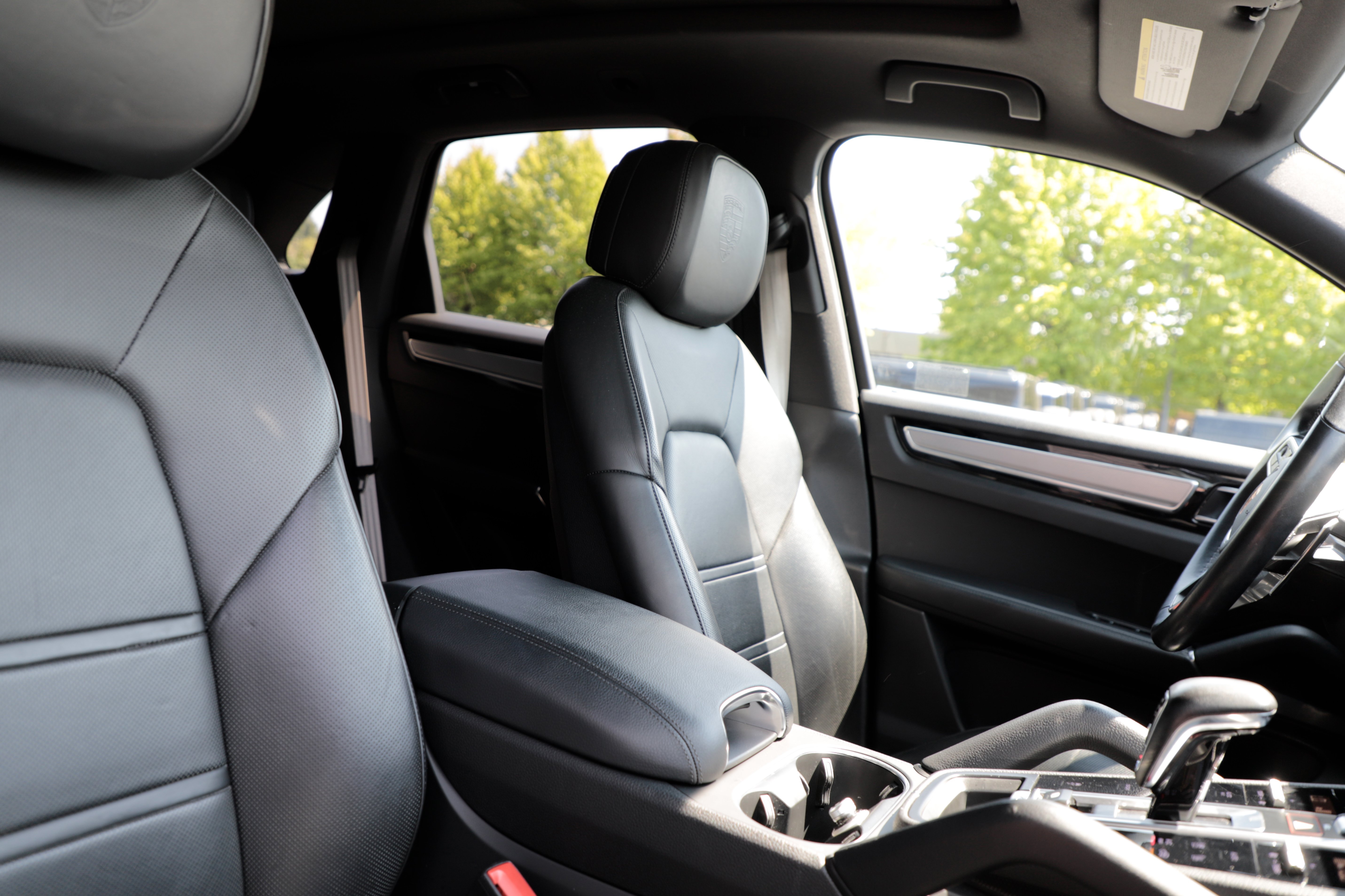 Used 2023 Porsche Cayenne Platinum Edition AWD/4WD image 13