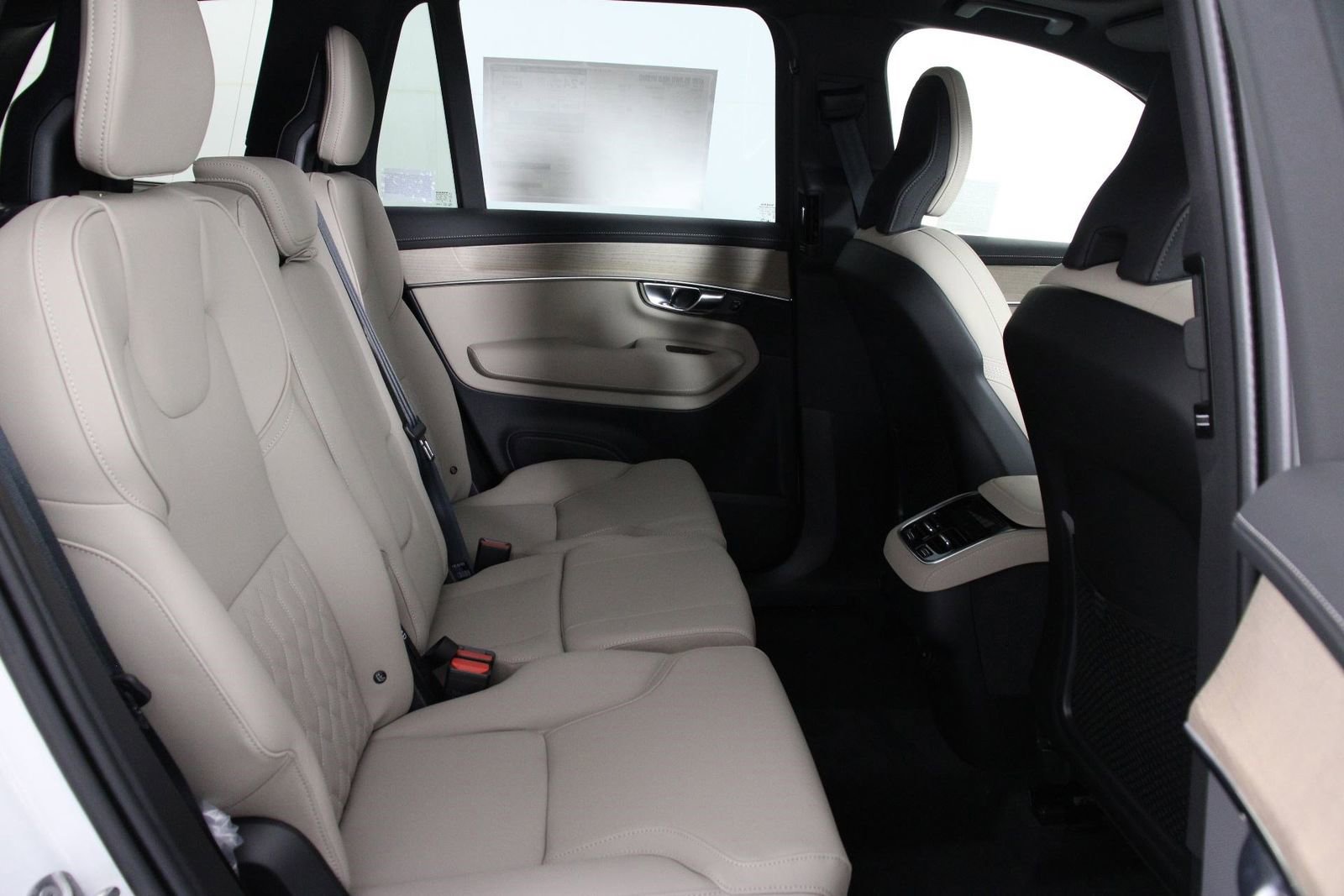 New 2026 Volvo XC90 B5 Plus w/ Protection Package image 11