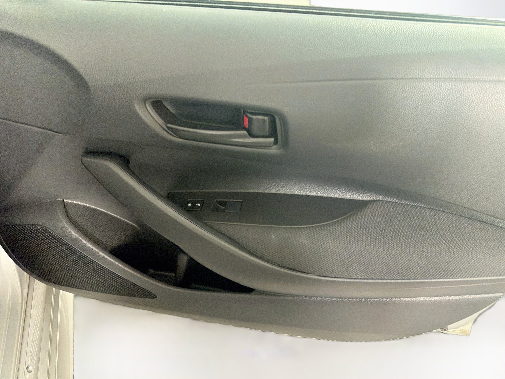 Used 2025 Toyota Corolla LE FWD image 28