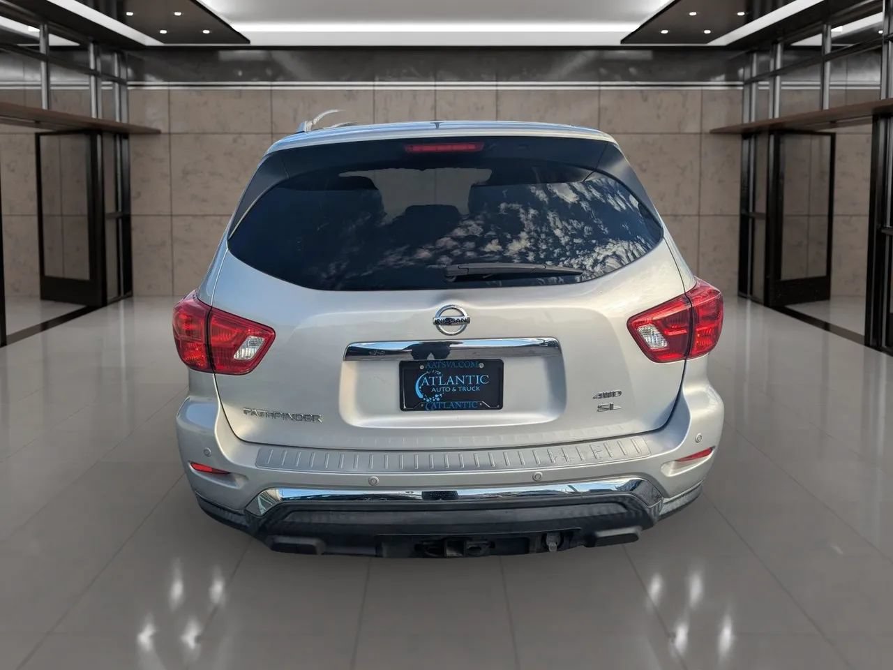 Used 2018 Nissan Pathfinder SL w/ SL Premium Package AWD/4WD image 28