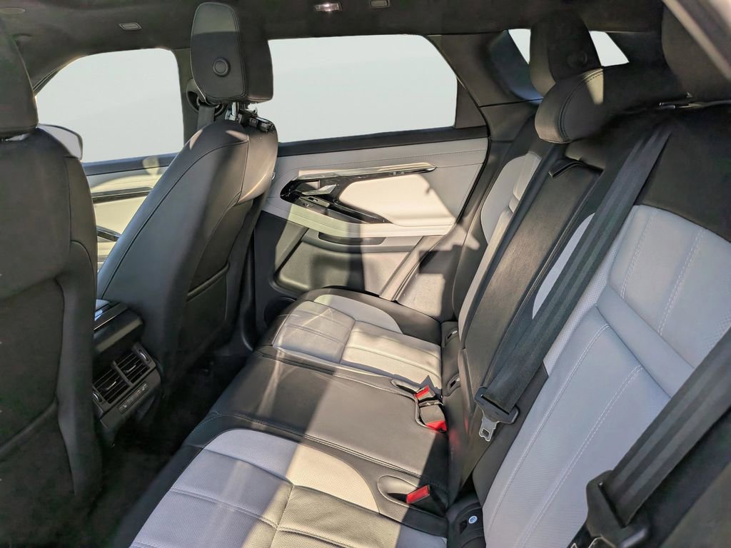 Used 2023 Land Rover Range Rover Evoque R-Dynamic SE image 17