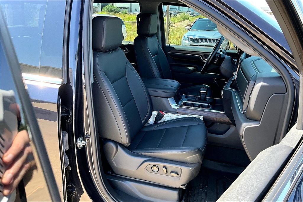 Used 2024 GMC Sierra 1500 SLT AWD/4WD image 9