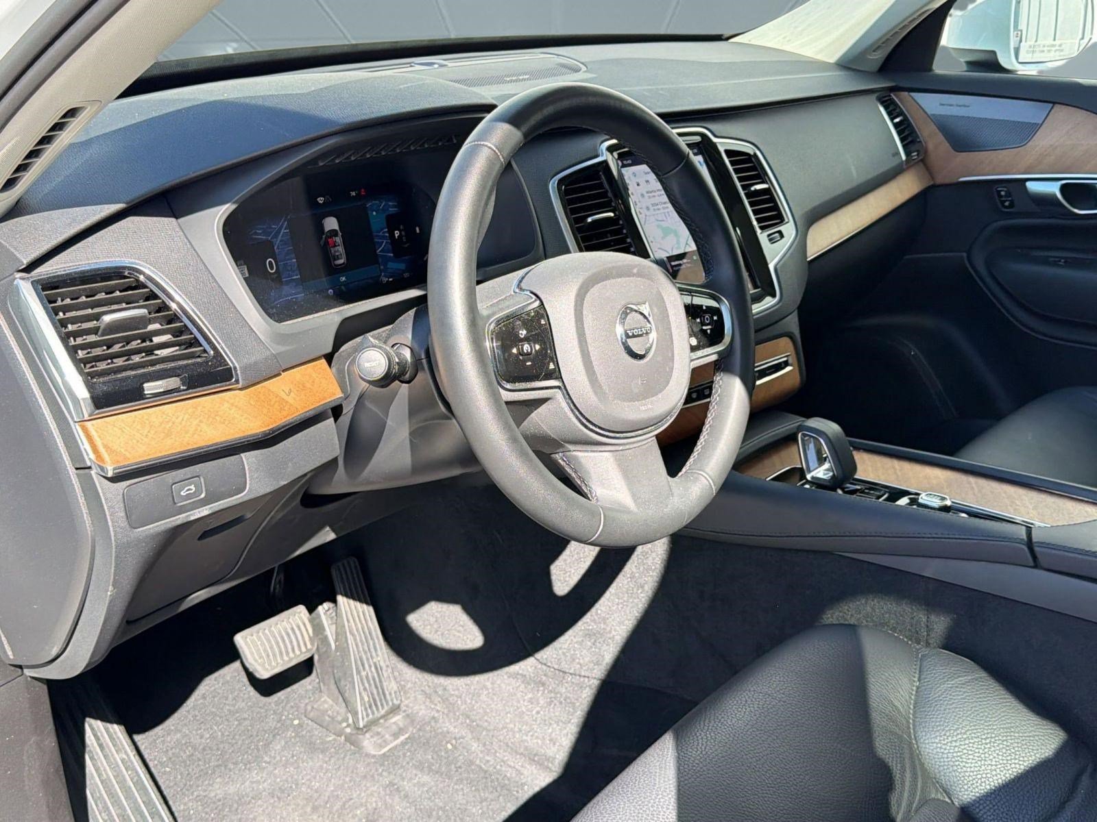 Used 2024 Volvo XC90 B6 Plus w/ Protection Package Premier AWD/4WD image 4