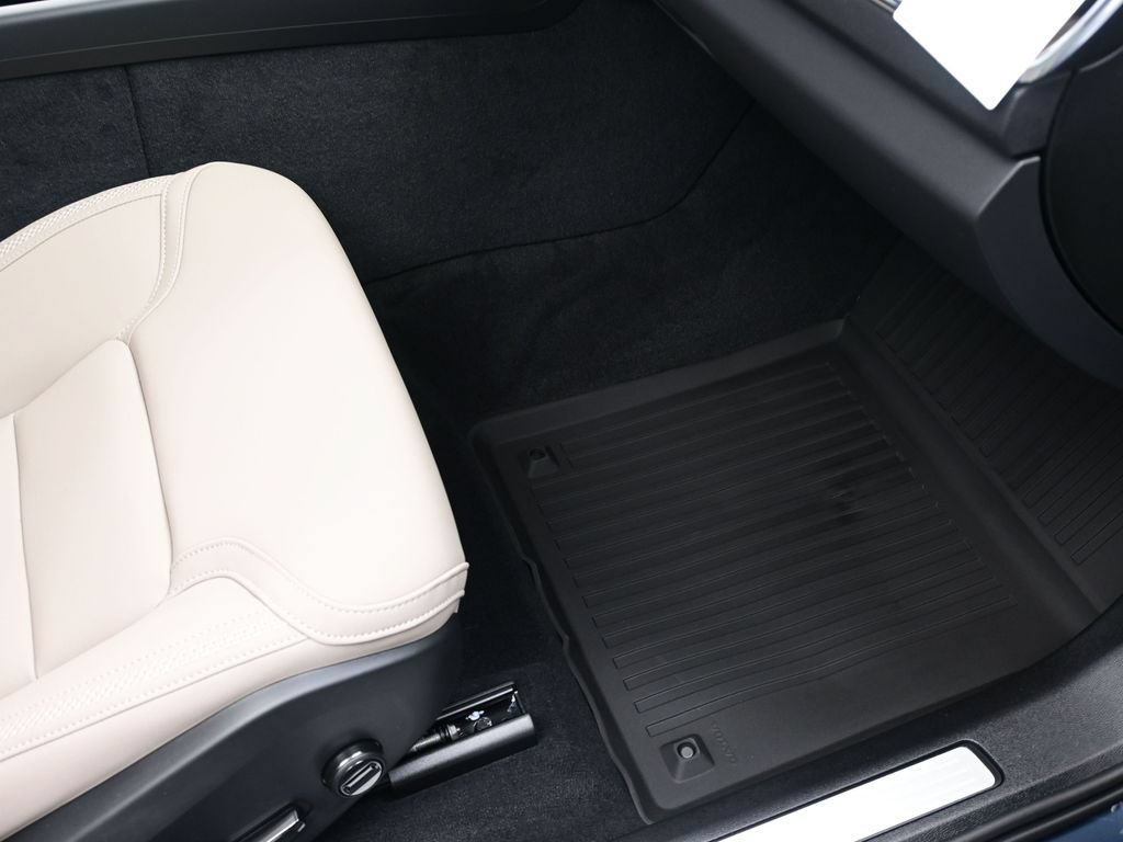 New 2026 Volvo XC60 B5 Plus w/ Climate Package AWD/4WD image 24