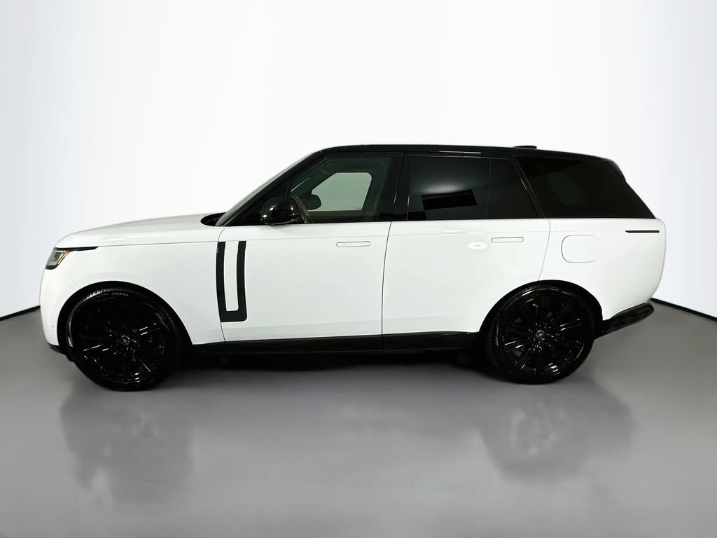 Used 2025 Land Rover Range Rover SE AWD/4WD image 2