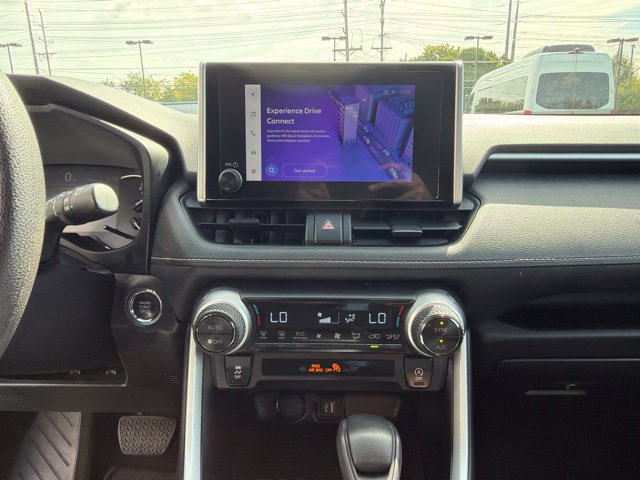 Used 2025 Toyota RAV4 XLE FWD image 17