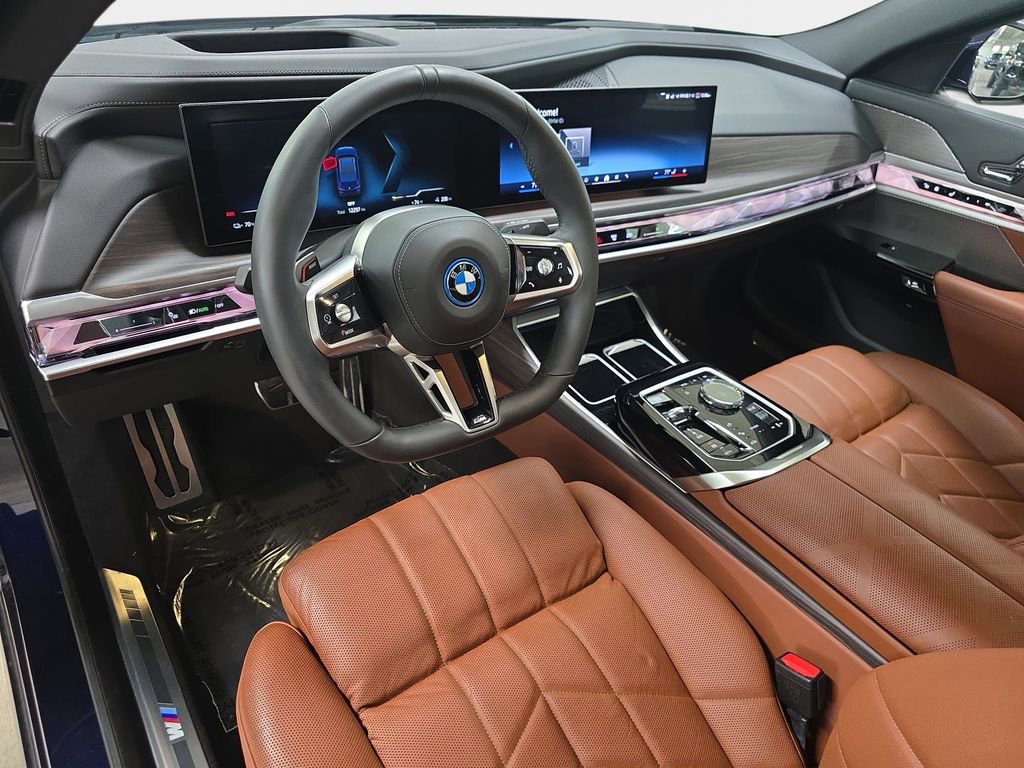 Used 2023 BMW i7 xDrive60 image 19
