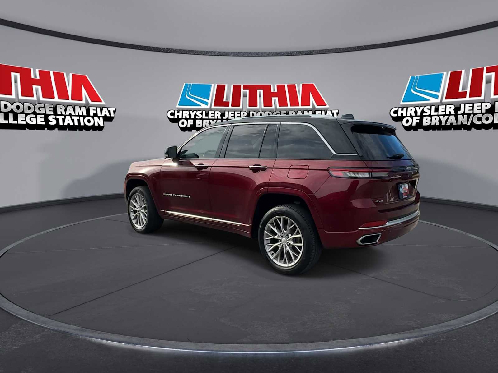 Used 2022 Jeep Grand Cherokee Summit w/ Adv Protech Group IV AWD/4WD image 6