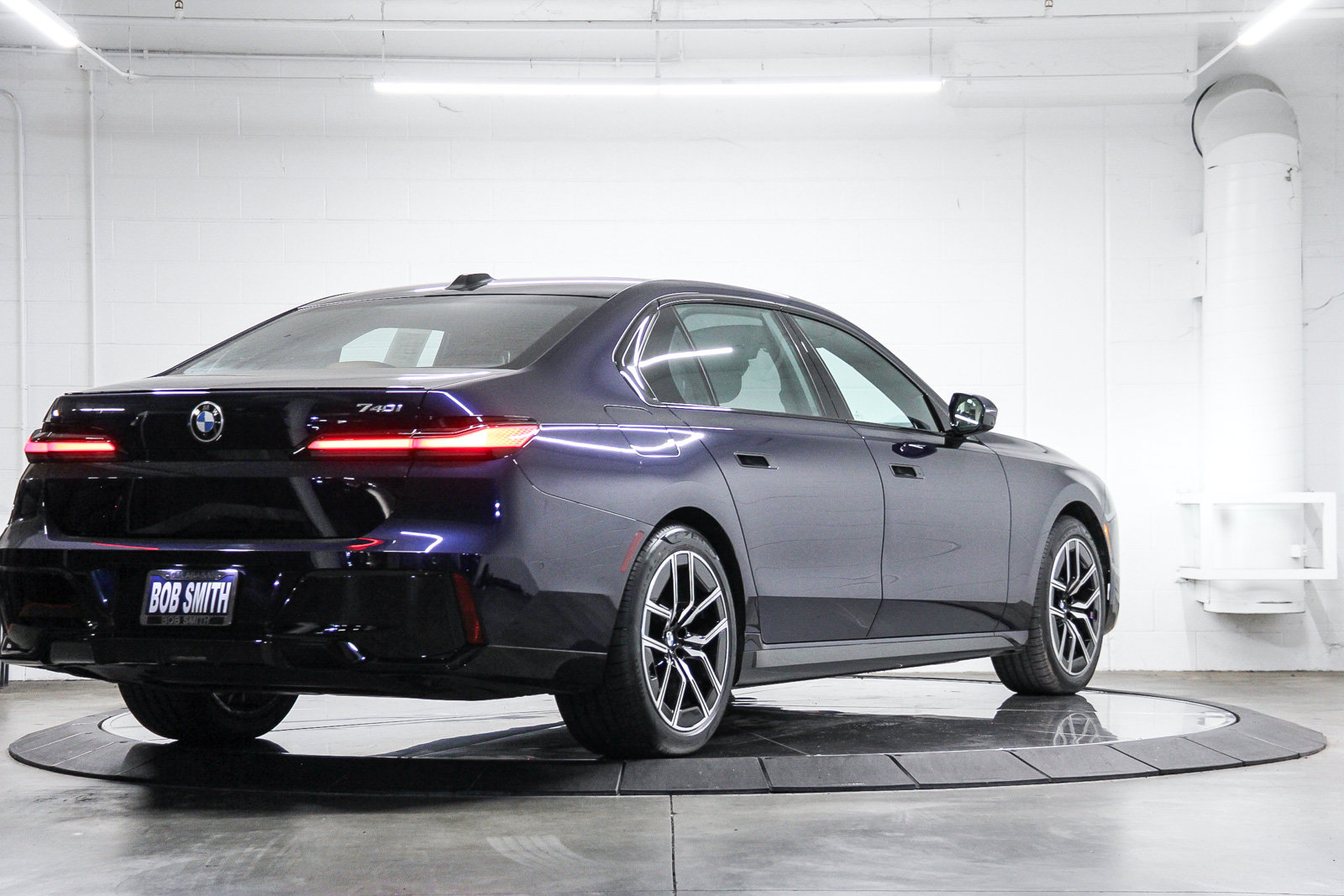 Certified 2023 BMW 740i RWD image 6