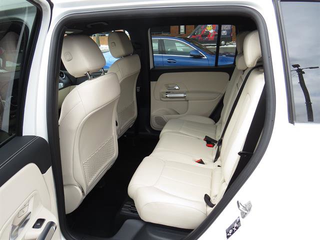 Used 2025 Mercedes-Benz GLB 250 4MATIC image 22