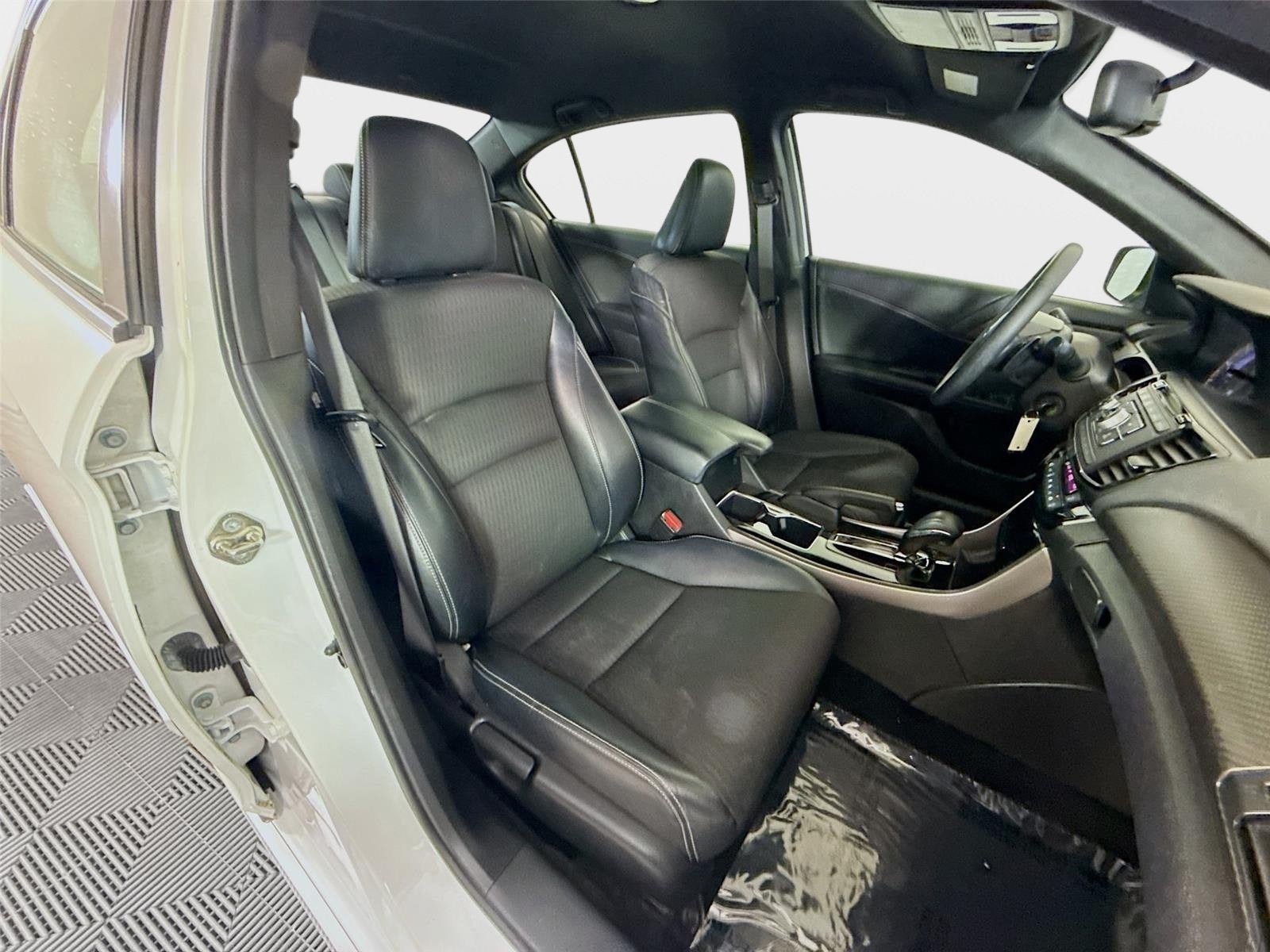Used 2017 Honda Accord Sport image 25