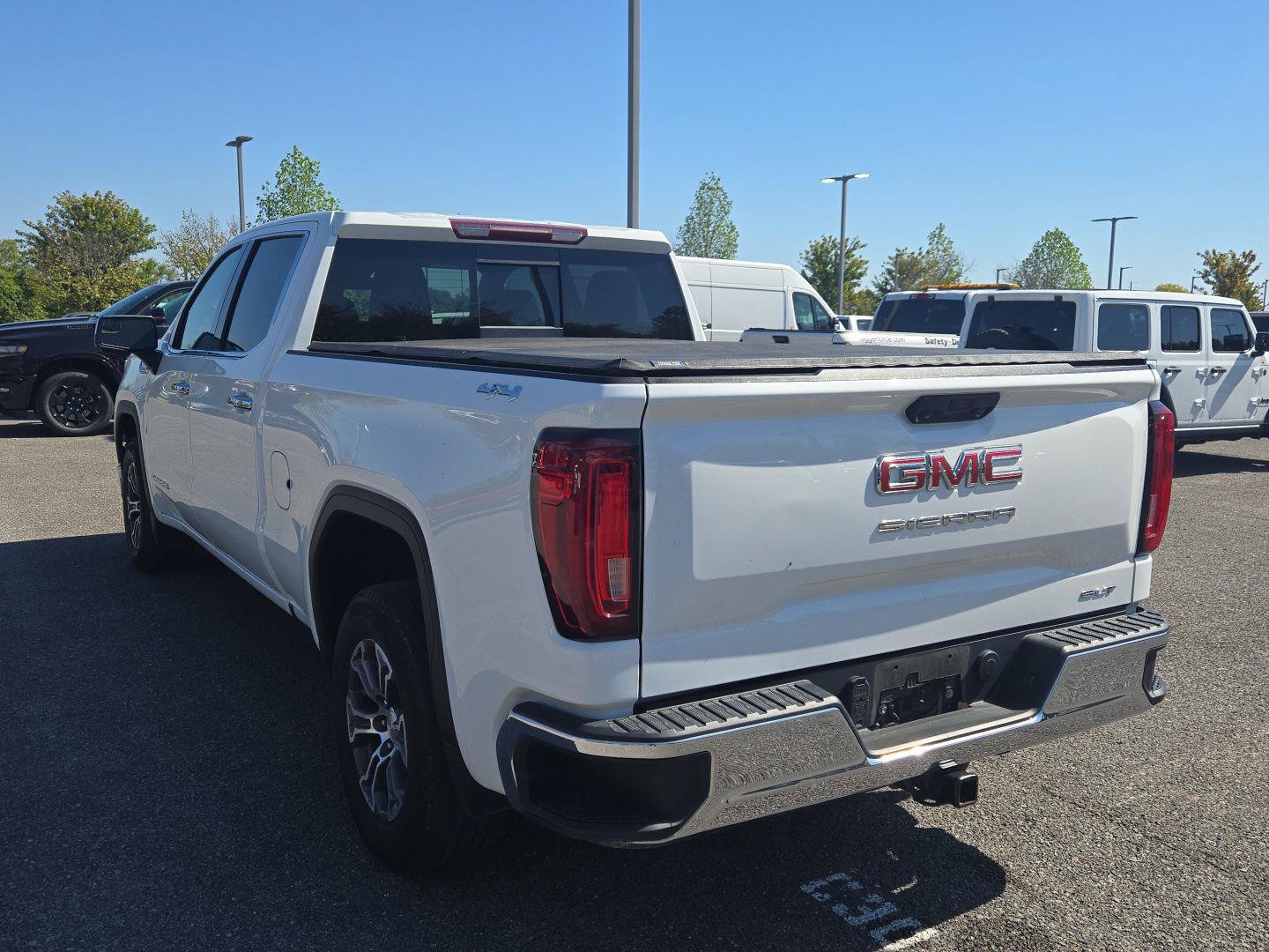 Used 2023 GMC Sierra 1500 SLT w/ SLT Convenience Package AWD/4WD image 5