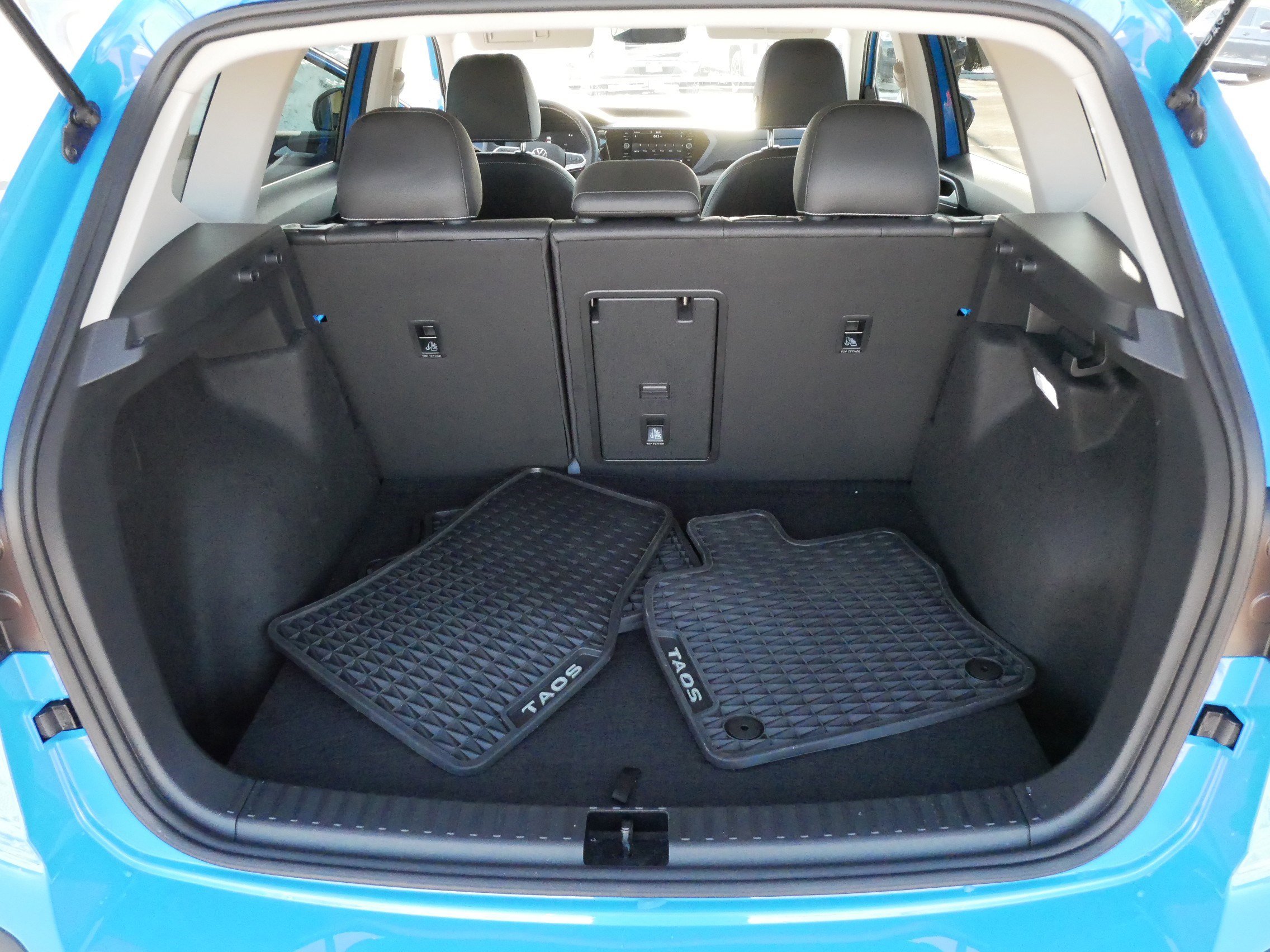 Certified 2024 Volkswagen Taos SE image 18