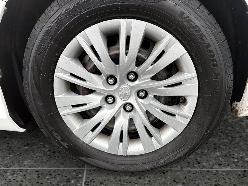 Used 2013 Toyota Camry LE FWD image 15
