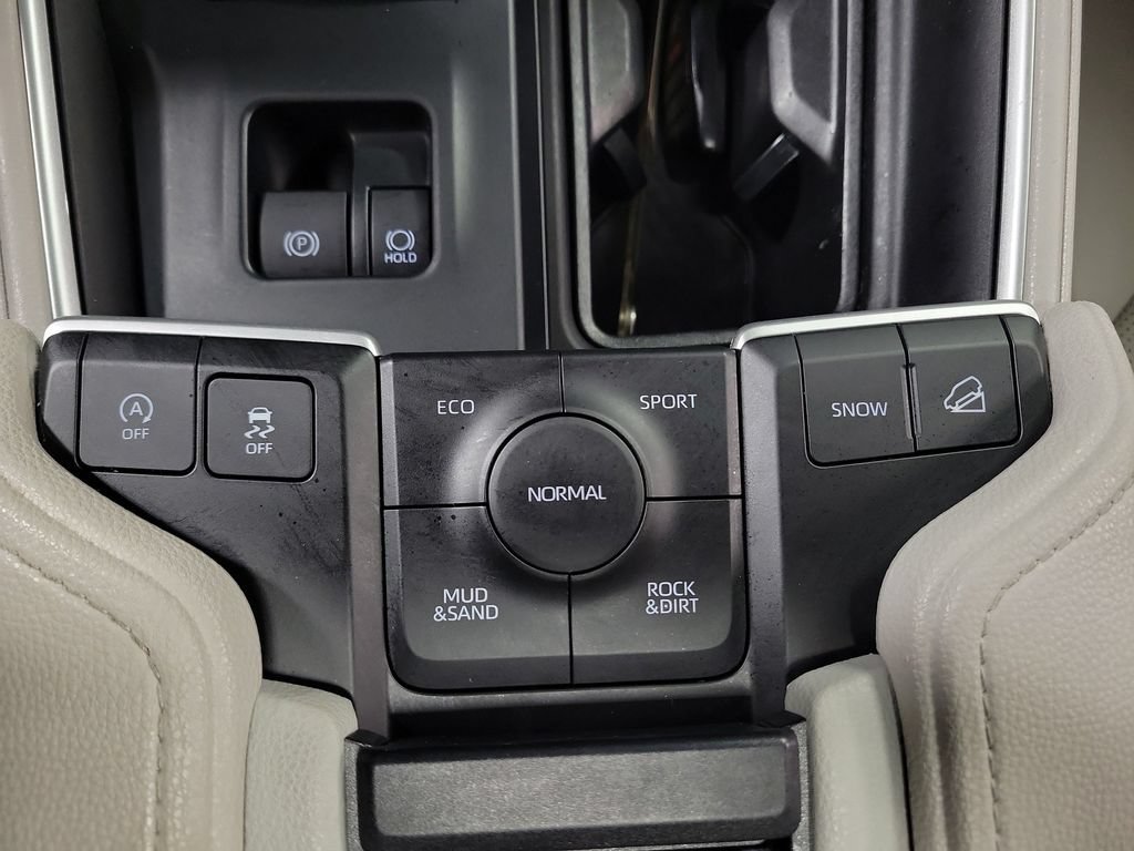 Used 2024 Toyota Grand Highlander AWD image 16
