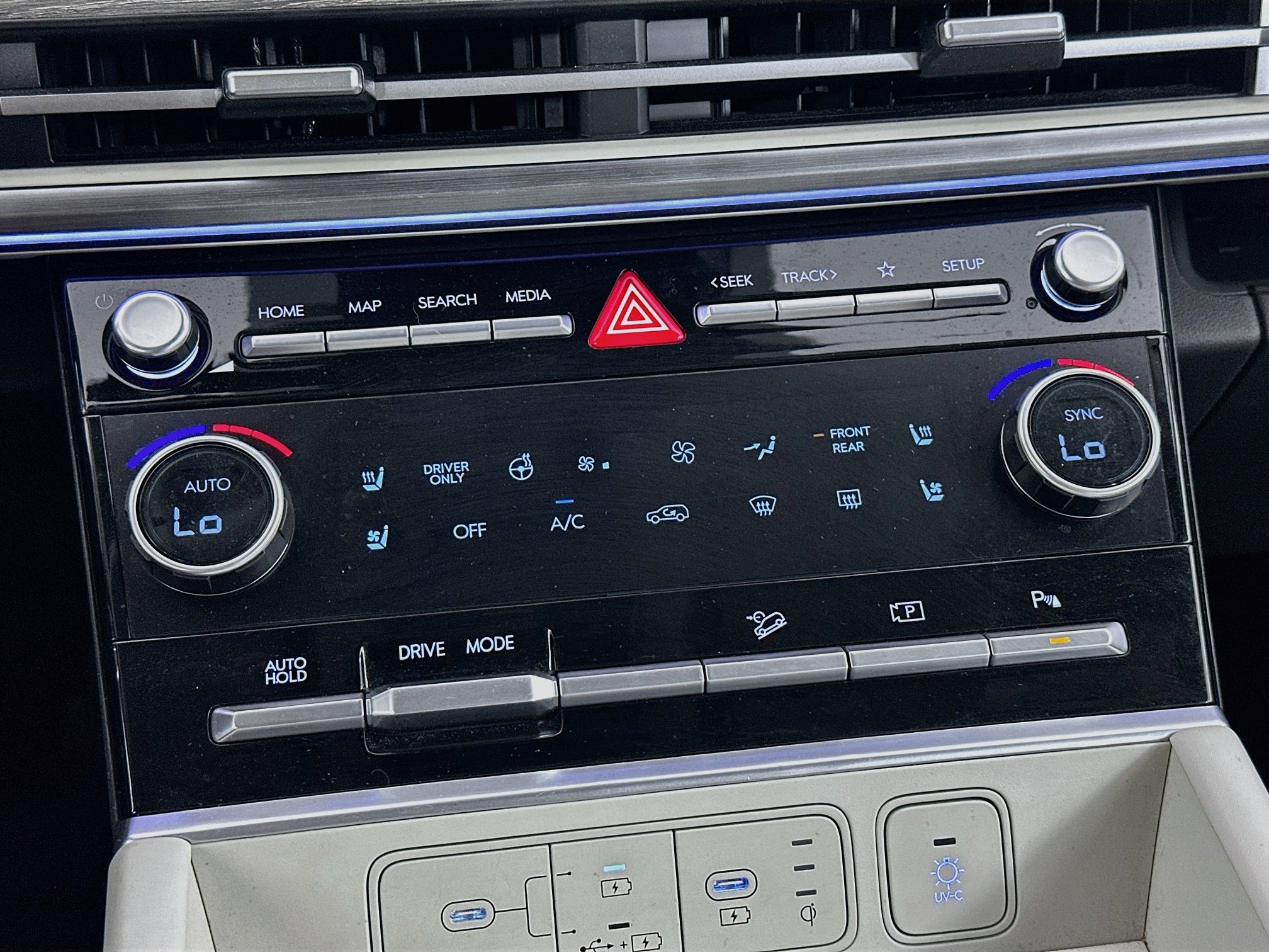 Used 2025 Hyundai Santa Fe Limited FWD image 24