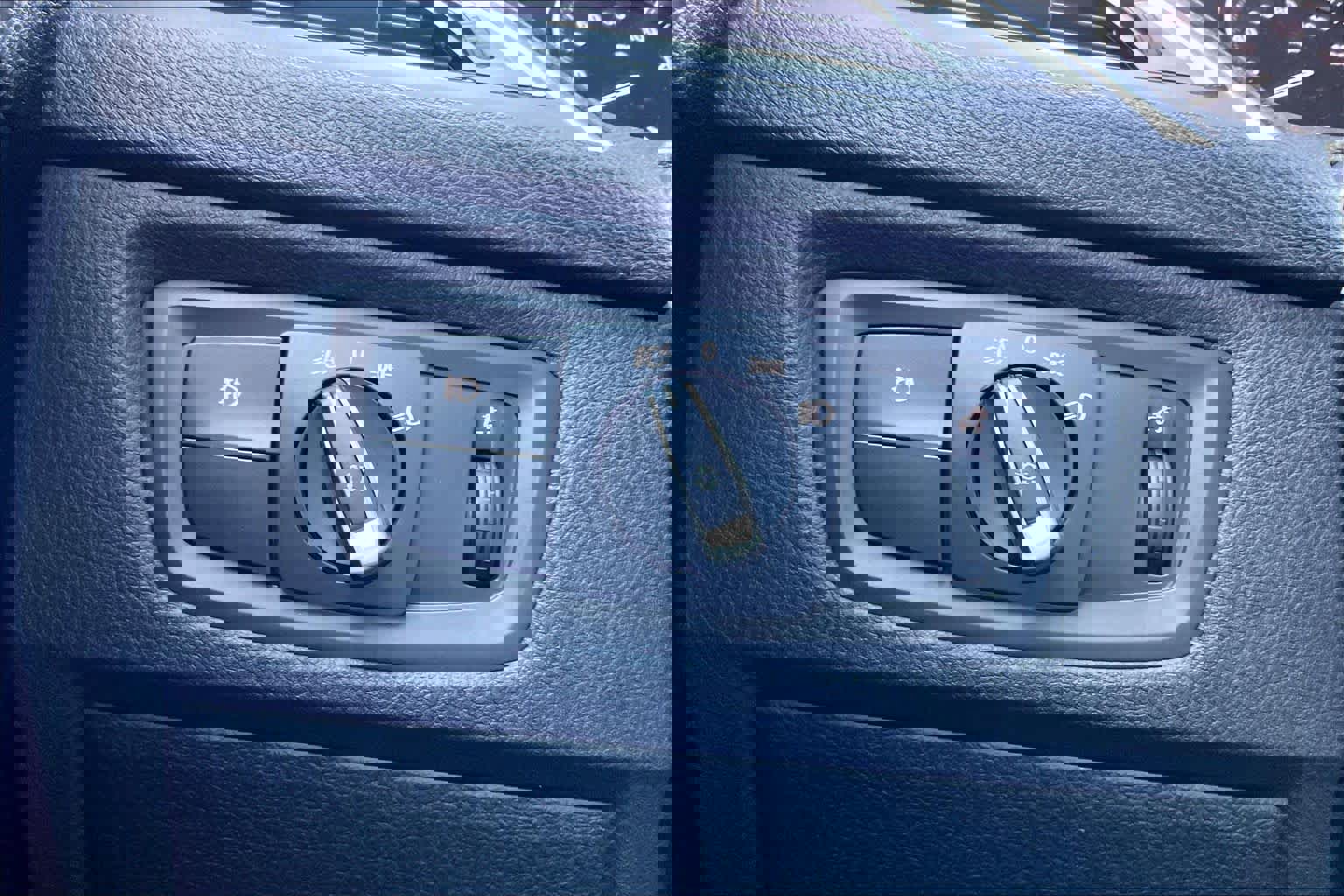 Used 2018 BMW 230i Coupe image 34