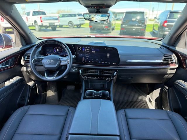 Used 2025 Chevrolet Traverse Z71 w/ Enhanced Driving Package AWD/4WD image 2
