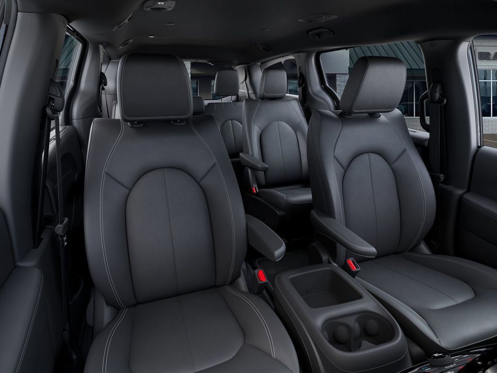 Used 2026 Chrysler Voyager LX FWD image 18