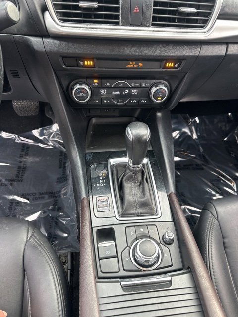 Used 2018 MAZDA MAZDA3 Touring image 15