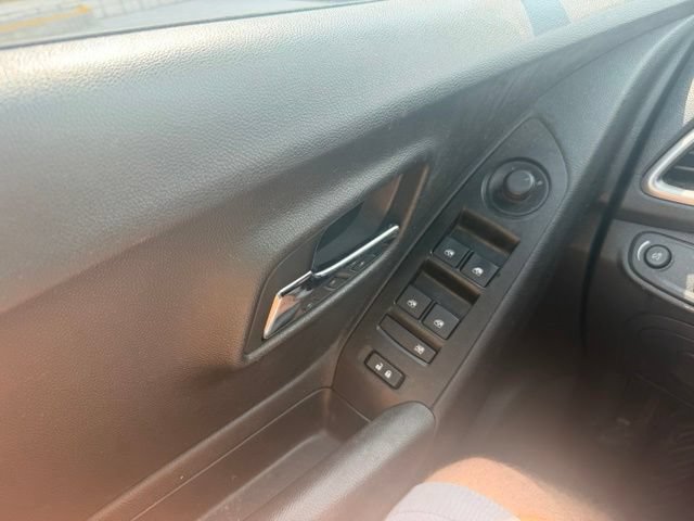 Used 2019 Chevrolet Trax LT w/ LT Convenience Package FWD image 11