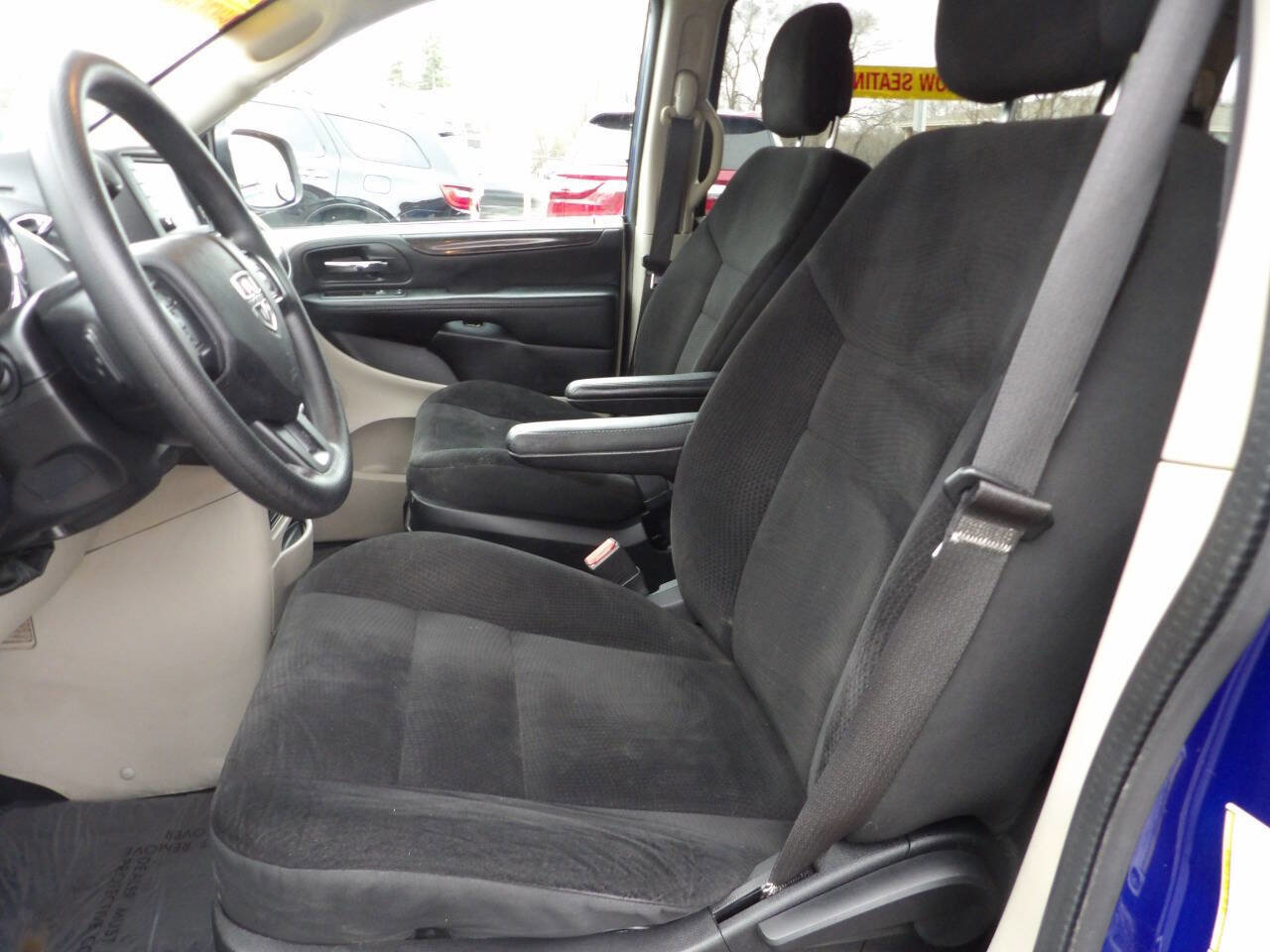 Used 2018 Dodge Grand Caravan SE w/ UConnect Hands-Free Group FWD image 8