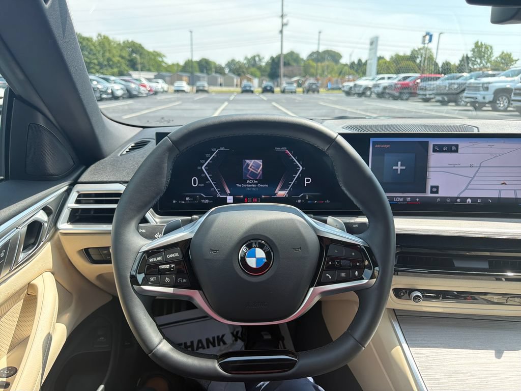 Used 2025 BMW 430i Convertible w/ Premium Package RWD image 17