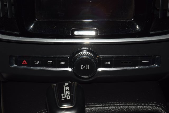 Used 2018 Volvo S90 T5 Momentum w/ Convenience Package image 29